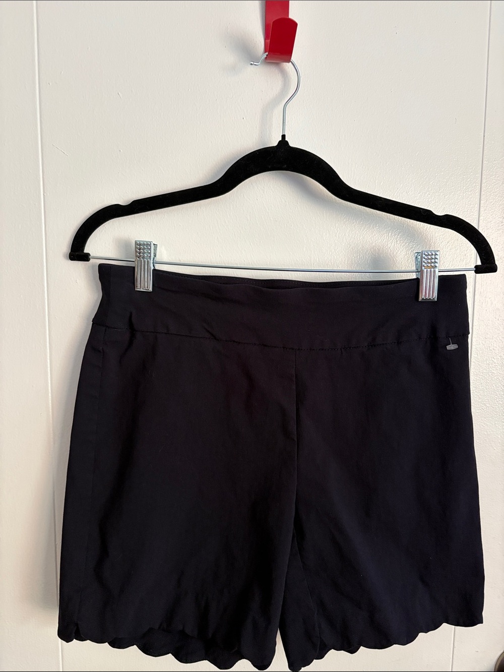 Black Scallop Hem Women's Shorts